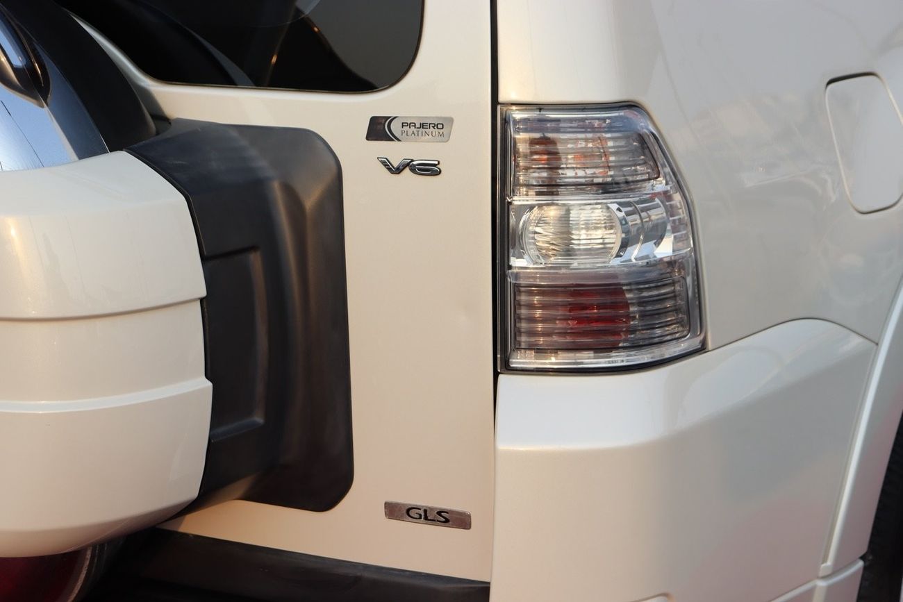 ميتسوبيشي باجيرو GLS هايلاين اعلى