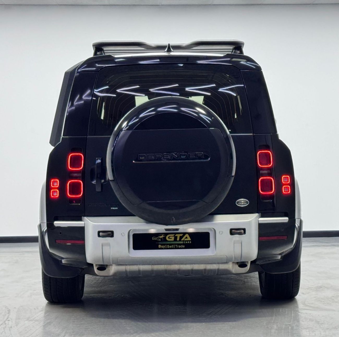 Land Rover Defender 2023 Land Rover Defender 130 P400 HSE, 2028 Land Rover Warranty and Service Contract,  GCC