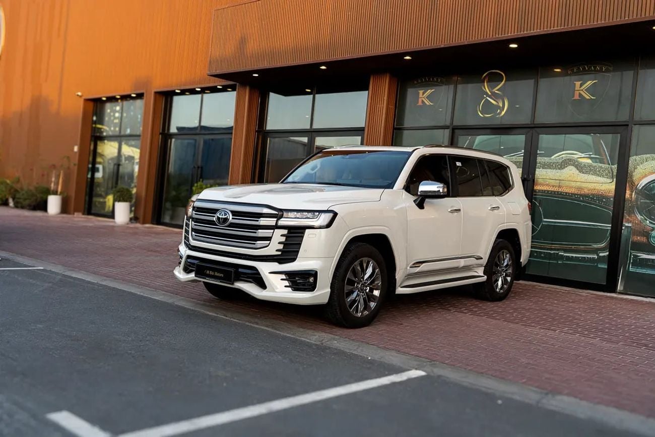 تويوتا لاند كروزر VXR 4.0L VXR | GCC Specs | Super Clean | Low Mileage