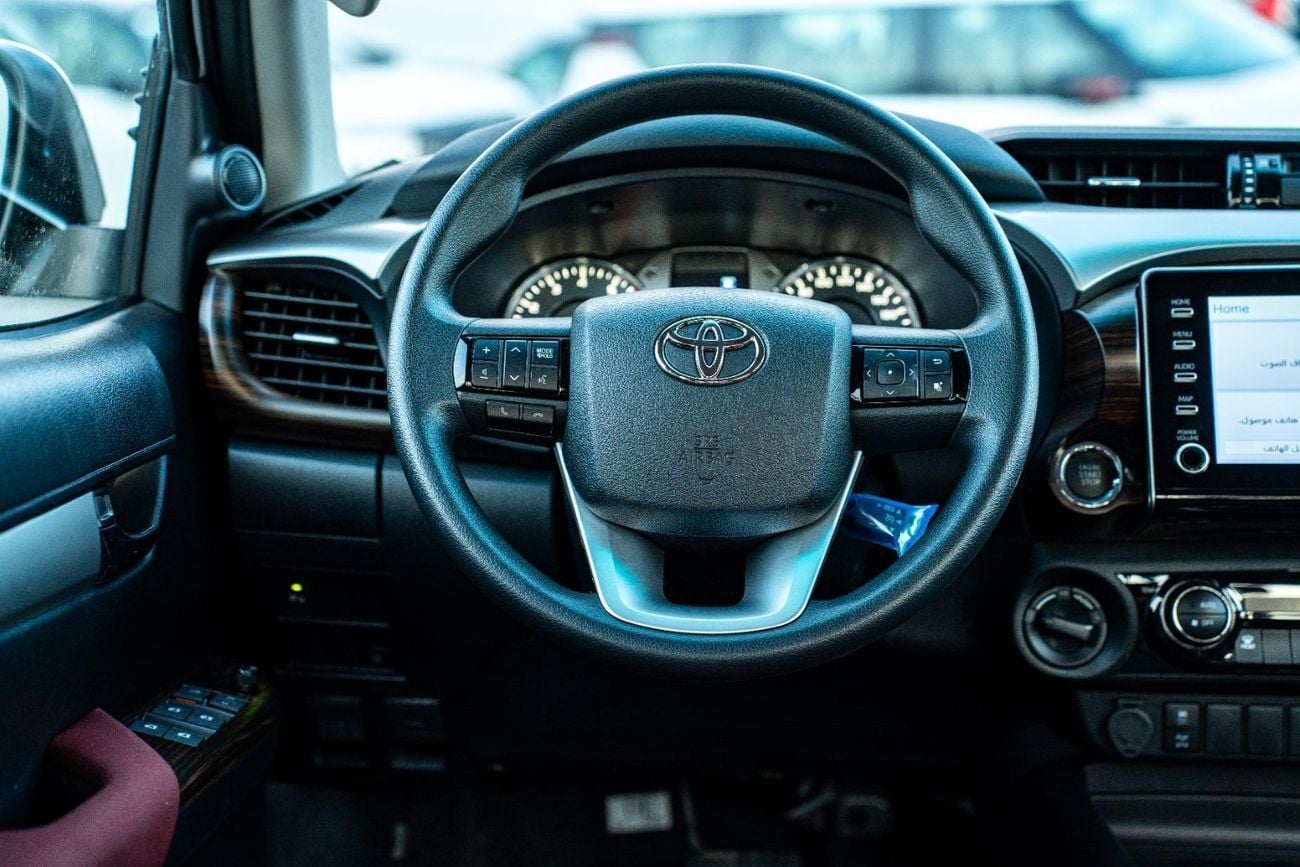 تويوتا هيلوكس 2026 Toyota Hilux  SR5 D/C  (4.0 L) 4X4