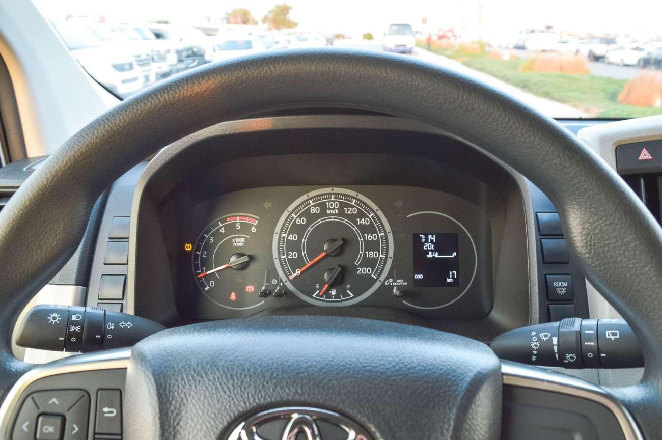 Toyota Hiace TOYOTA HIACE 2.8L FWD DIESEL MINIVAN 2026