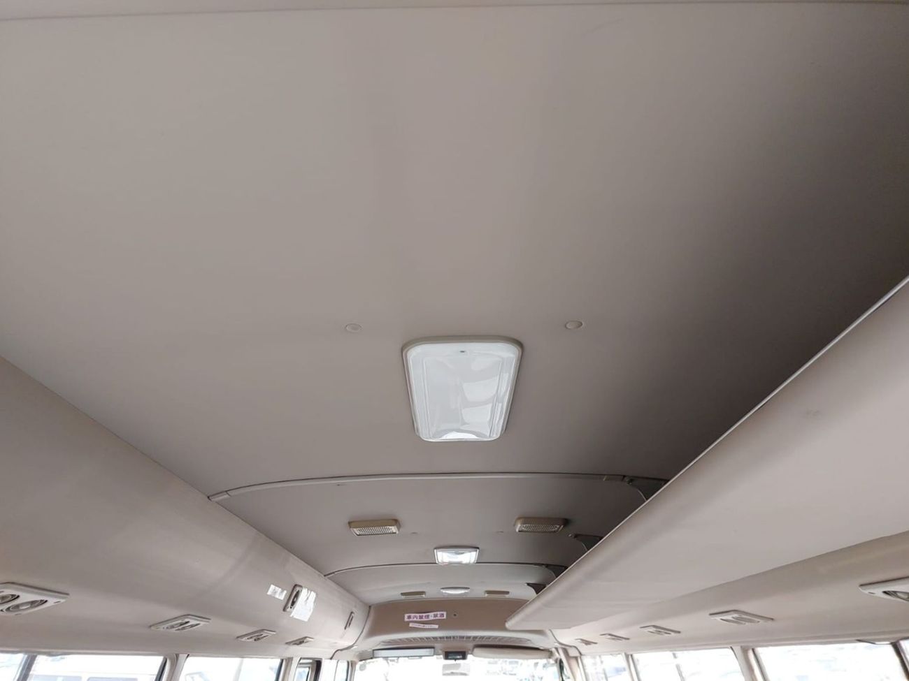 Toyota Coaster TOYOTA COASTER BUS RHD 2000 MODEL 4.2 L DIESEL AUTOMATIC(PM10377)