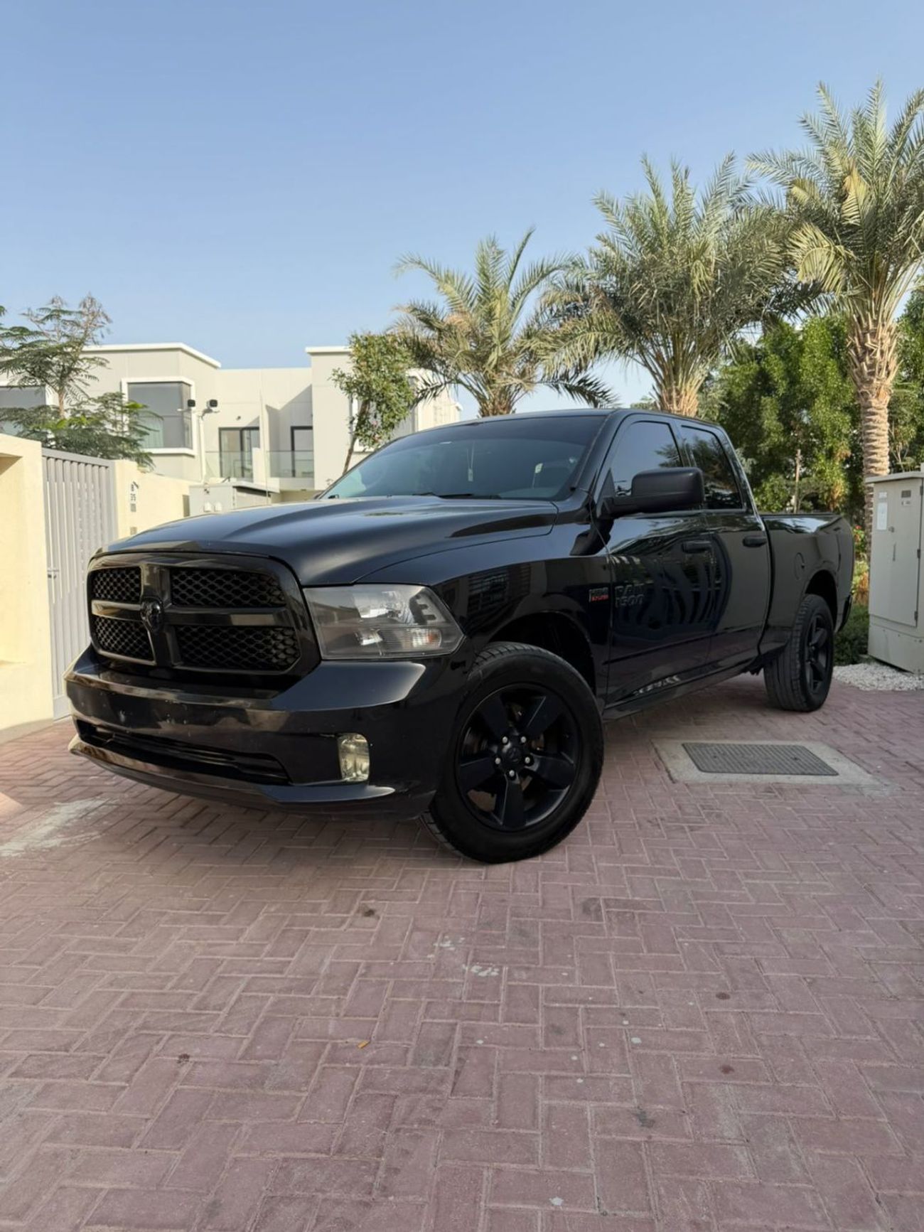 دودج رام فان V8