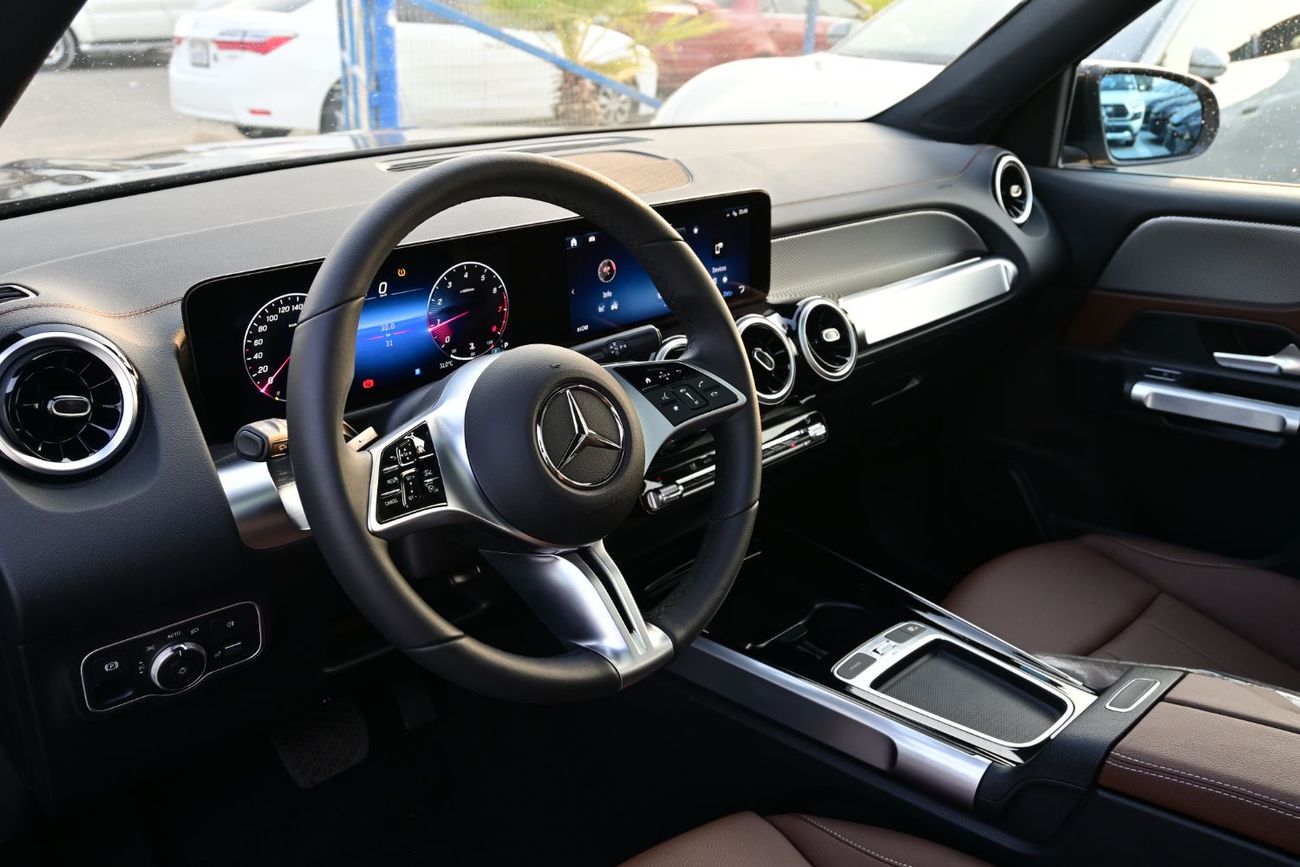 Mercedes-Benz GLB 200 Mercedes-Benz GLB 1.3L Turbo, FWD, Model 2025 Color Black