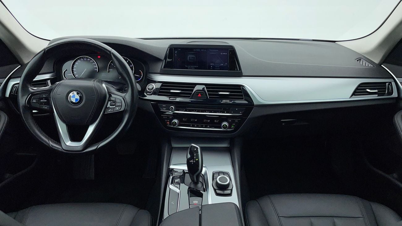 BMW 520i EXCLUSIVE 2 | Zero Down Payment | Home Test Drive