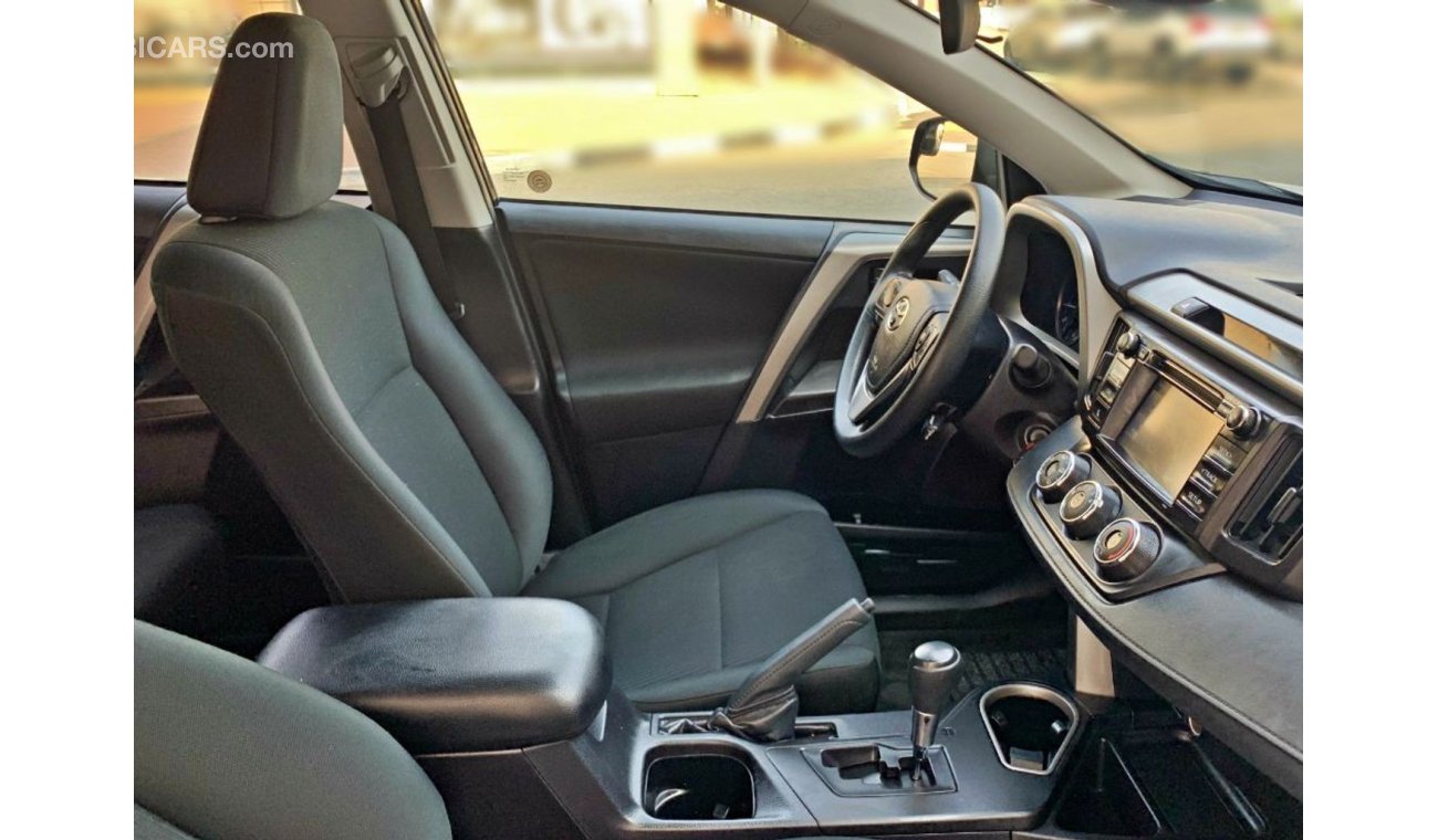 Toyota RAV4 LE - AWD - pristine condition - american specification car - with cruise control radar - warranty