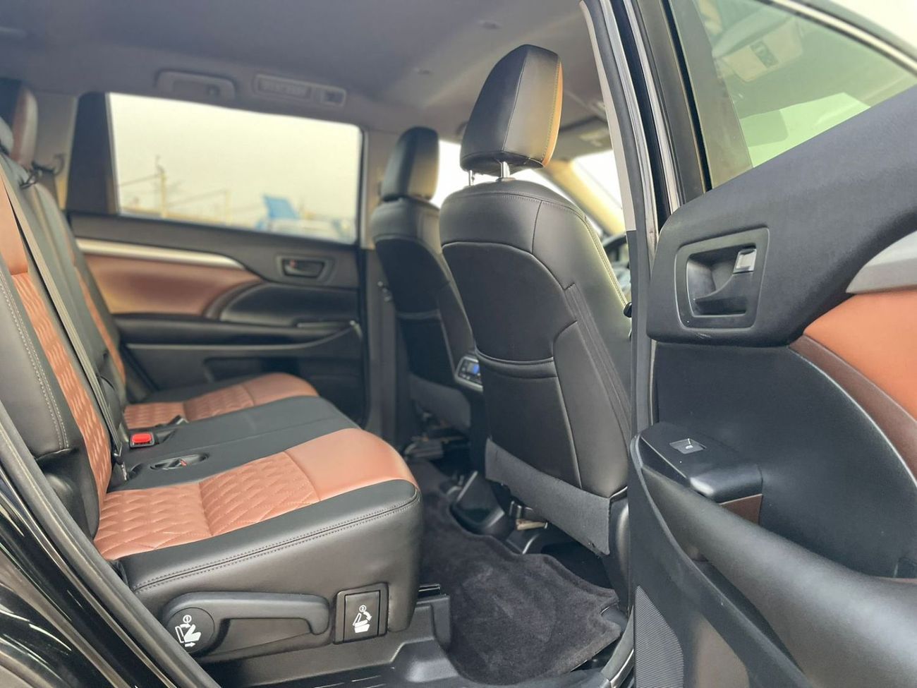 Toyota Highlander 2015 Toyota Highlander LE MidOption+ 3.5L V6 - AWD 4x4  Full 7 Seater Leather - Rear CAM -