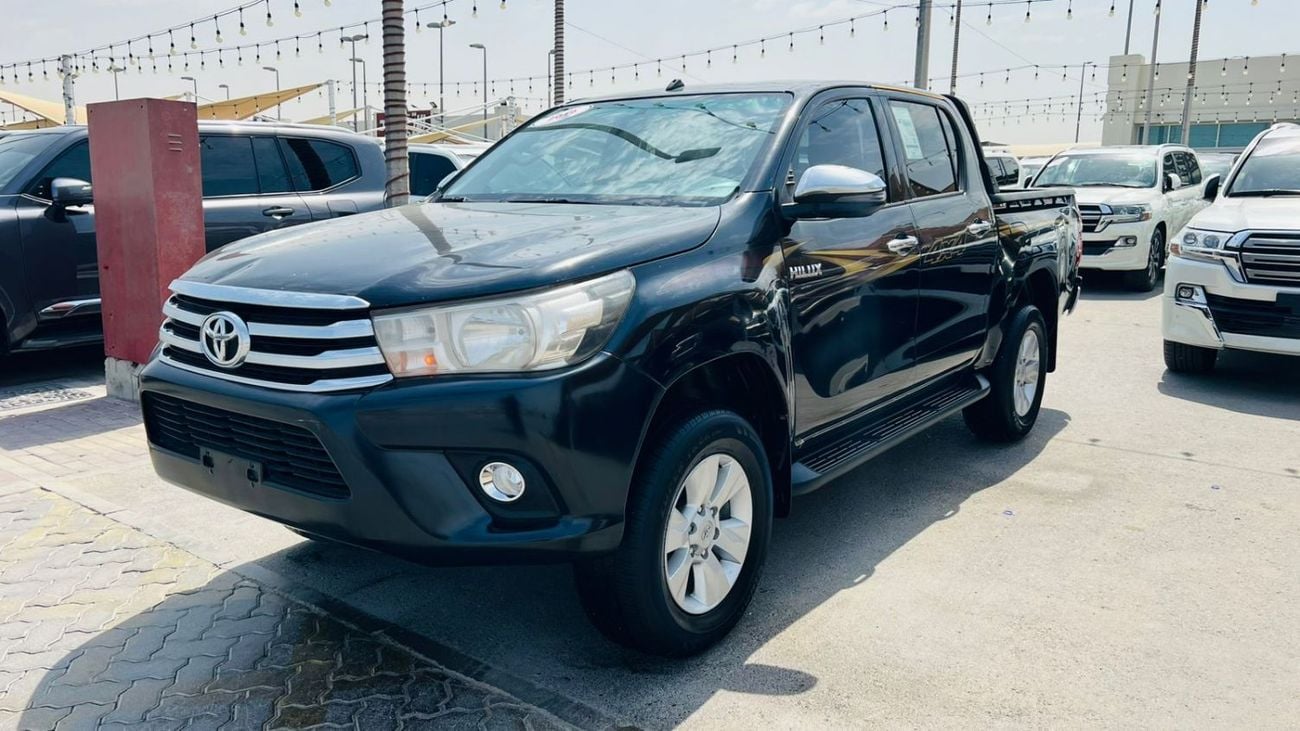 تويوتا هيلوكس GLX LHD 2.4L 4 Cyl diesel engine Automatic Gear 4WD Utility Pickup Truck 5 Seats 4 Doors