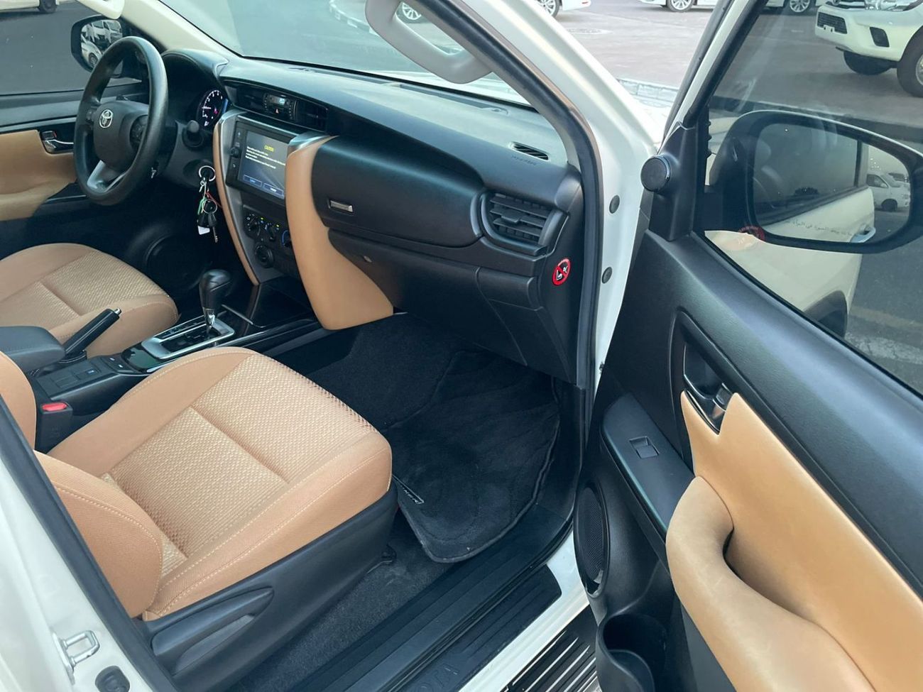 Toyota Fortuner 2022 Toyota Fortuner EX.R 2.7L V4 MidOption+ With Sensors - No Accident - 7 Seater - 4x4 AWD -