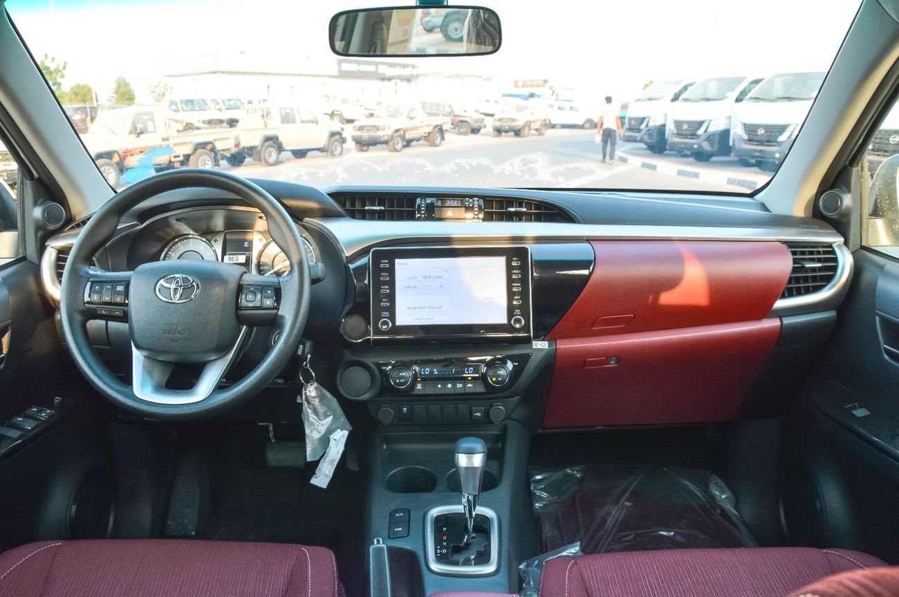 Toyota Hilux TOYOTA HILUX 2.7L RWD PETROL PICKUP 2025