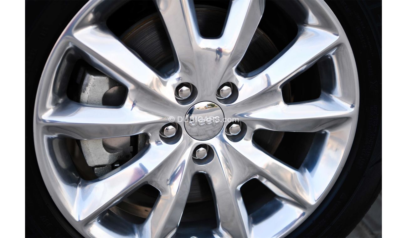 Jeep Cherokee 3.2L V6 Limited - 2016 - 7000 Kms Only! - AED 1,938 PM - 0 Downpayment