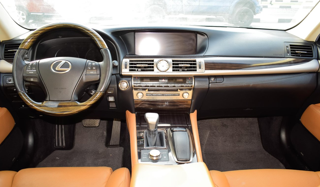 Lexus LS460