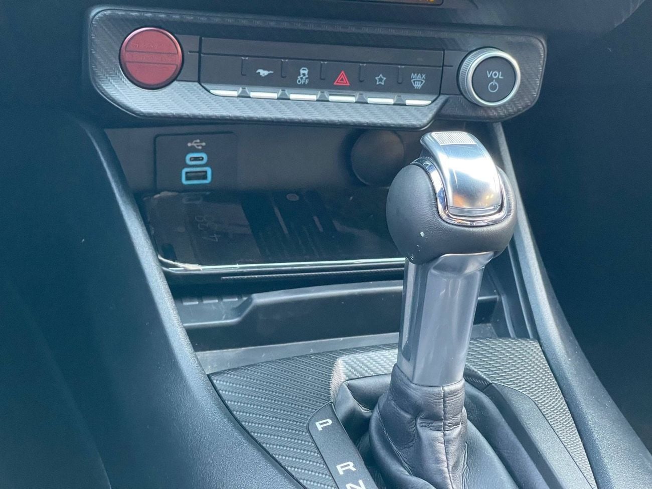 Ford Mustang GT / 5.0 V8 / DARK HORSE KIT / REMOT START / REMOT RAVE MATCH