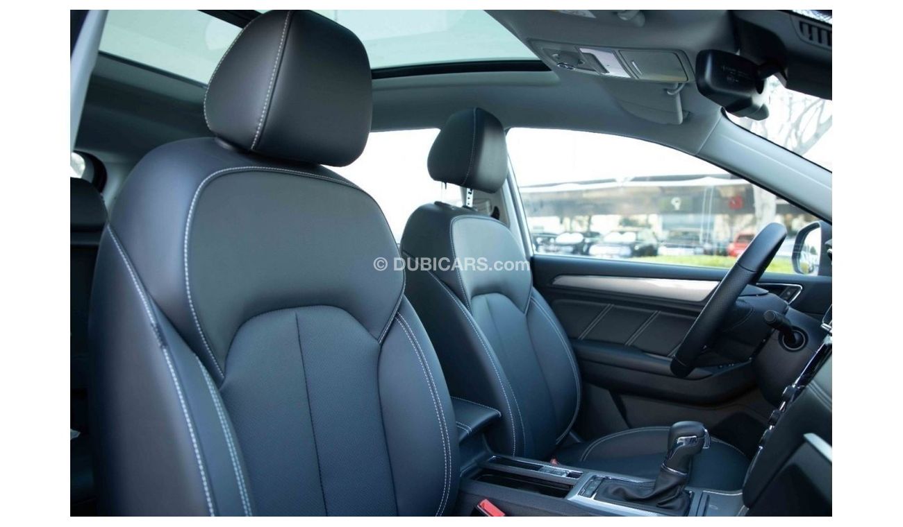 MG RX5 2023 MG RX5 2.0 AWD LUXURY - Silver inside Black // 3 Years Warranty Or 100,000 KM , 1 Year Service 