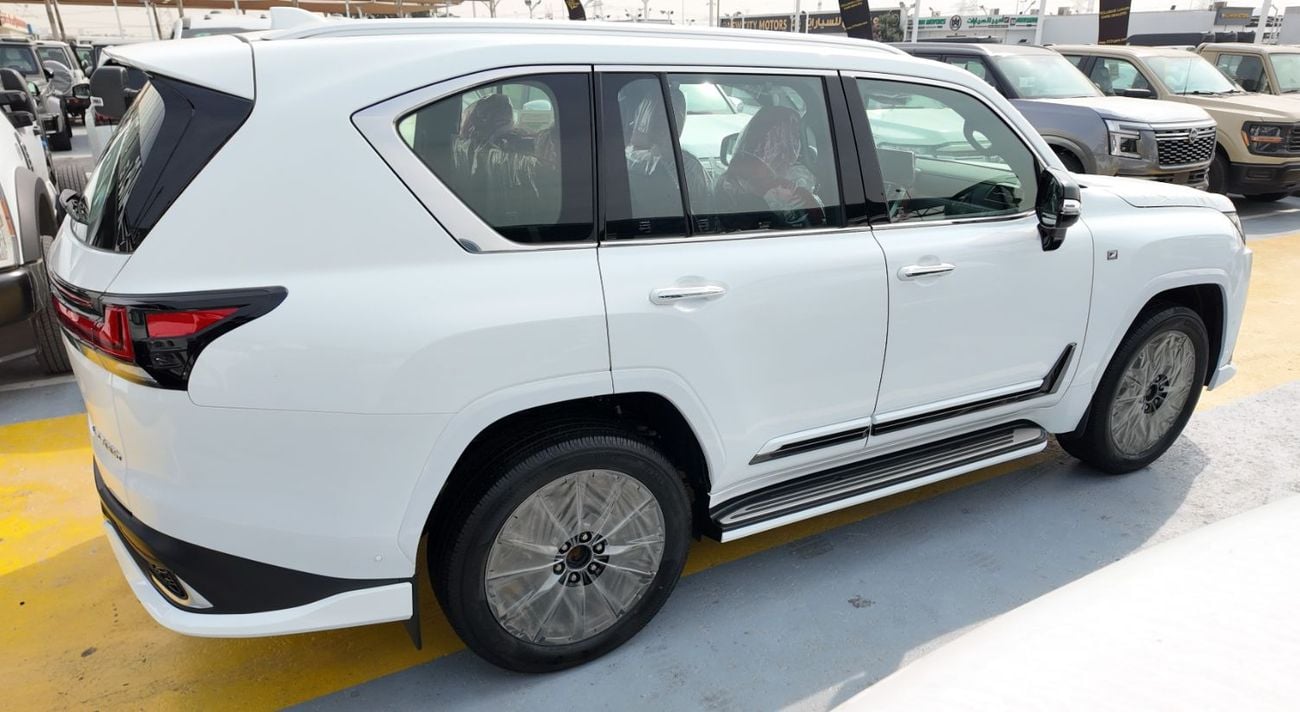 لكزس LX 700h F Sport