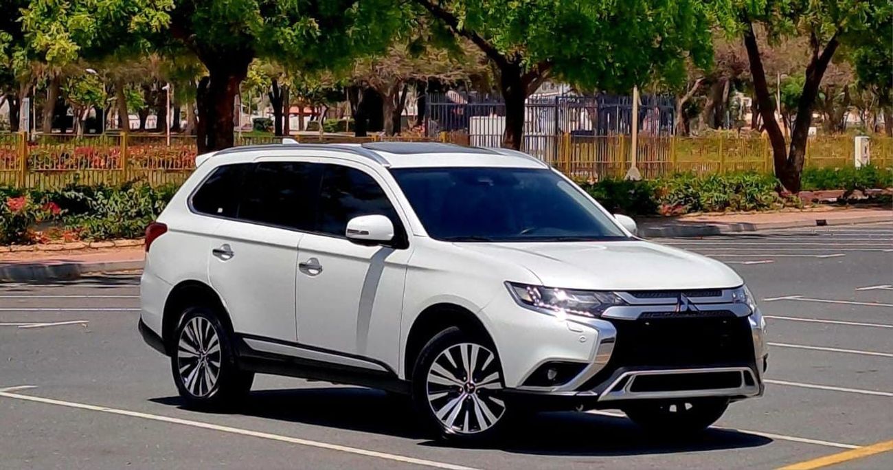 Mitsubishi Outlander GLX 3.0L 999-Monthly l GCC l V6, Sunroof, Leather l Accident Free