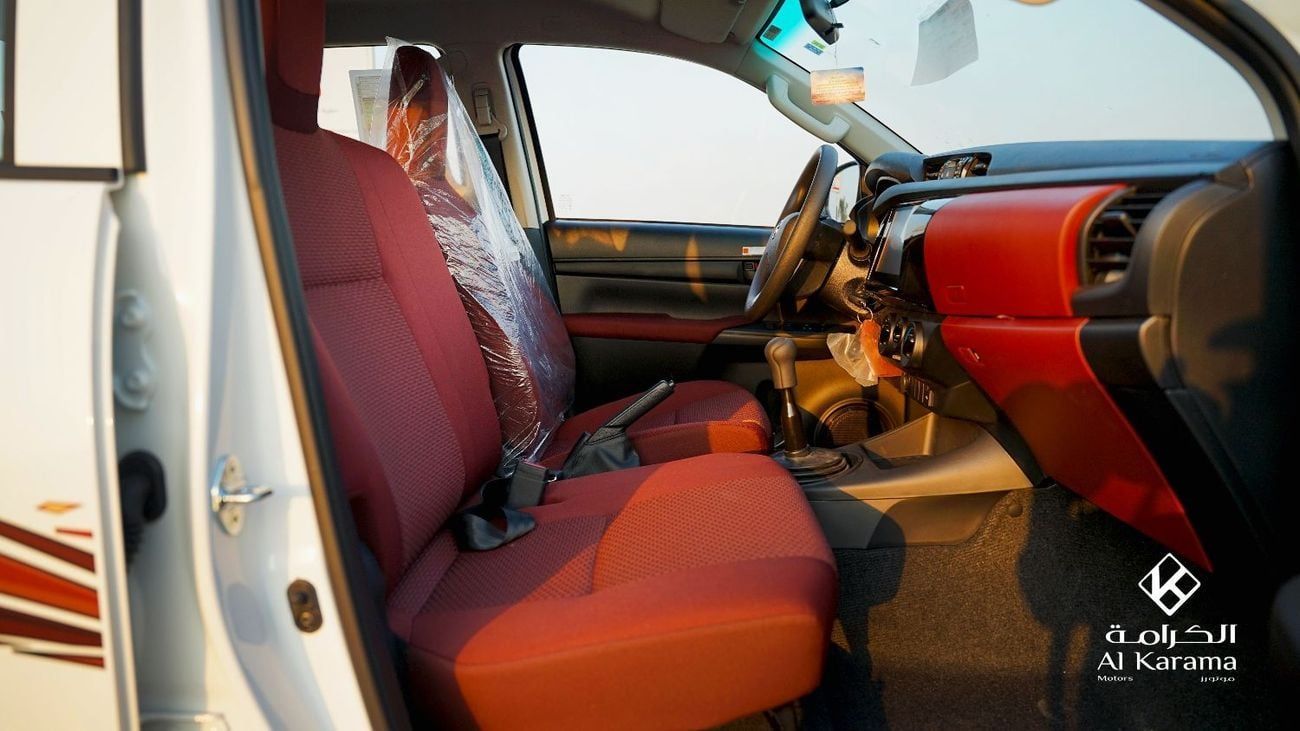 تويوتا هيلوكس 2.4L GL2 - D-4D | 4x4 Manual Transmission | Bed Liner | 6 Seater | GCC Specs | Zero KM