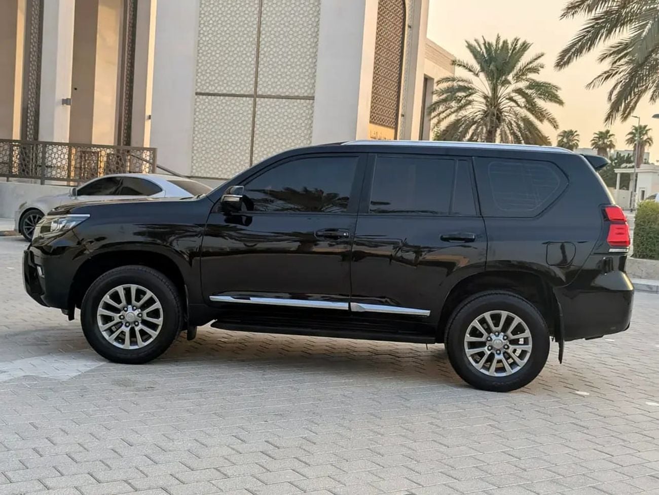 تويوتا برادو VXR V6 4.0L Full Option | GCC Specs | Excellent Condition