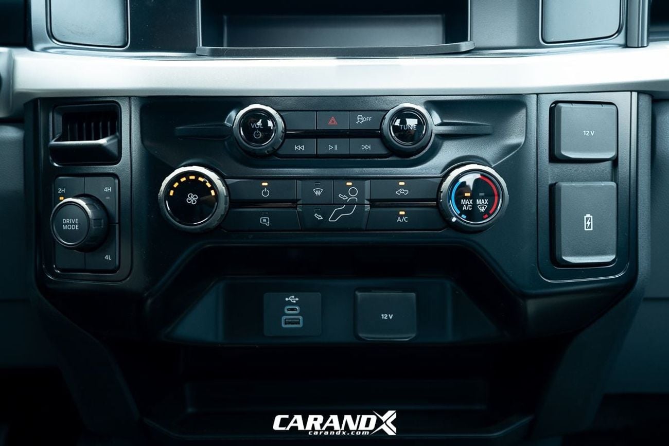 فورد F 550 REG CHAS CAB XL 145'' WB 6.7L V8 Diesel Automatic Transmission 4x4