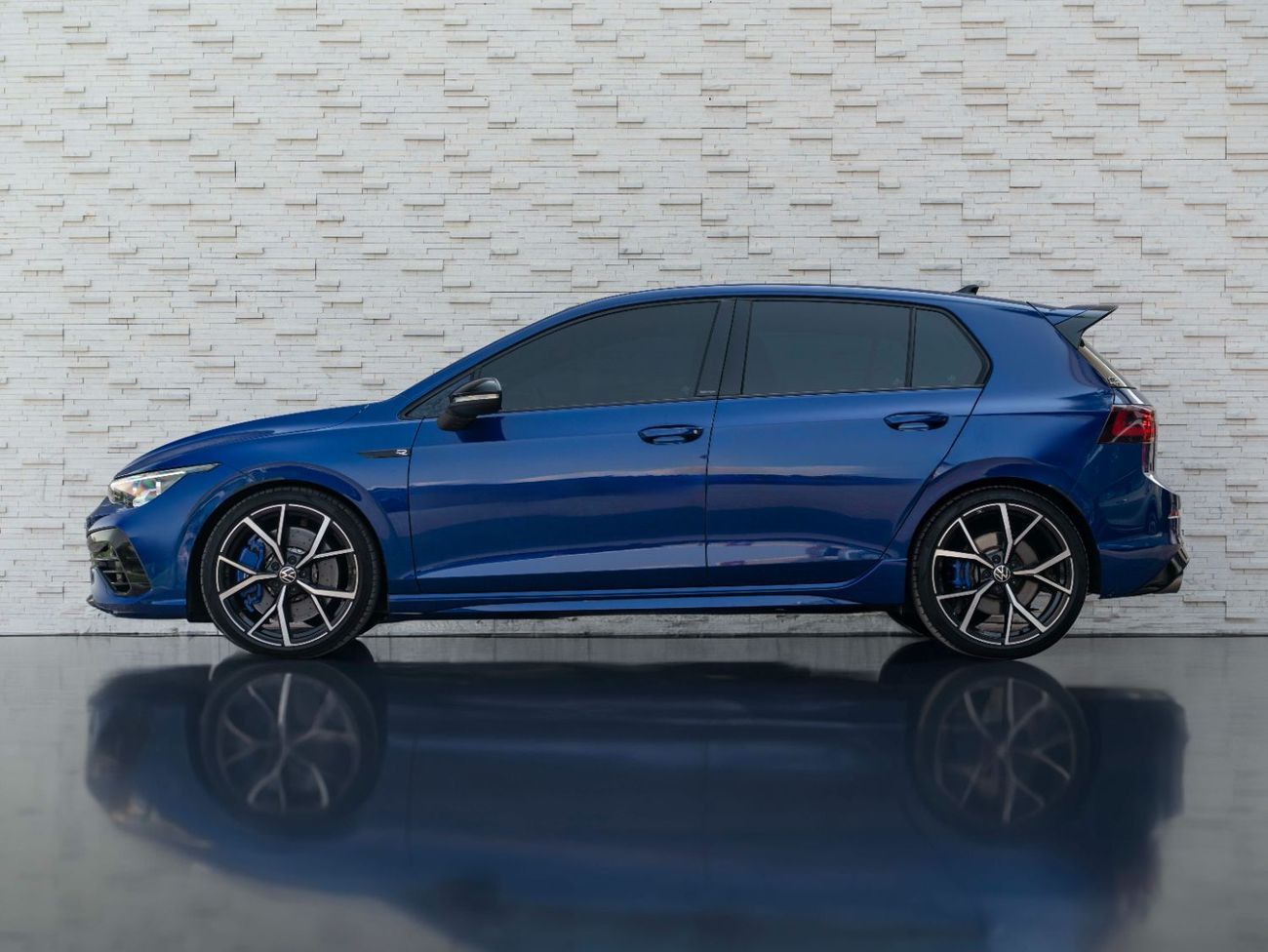 Volkswagen Golf R Base 2.0T