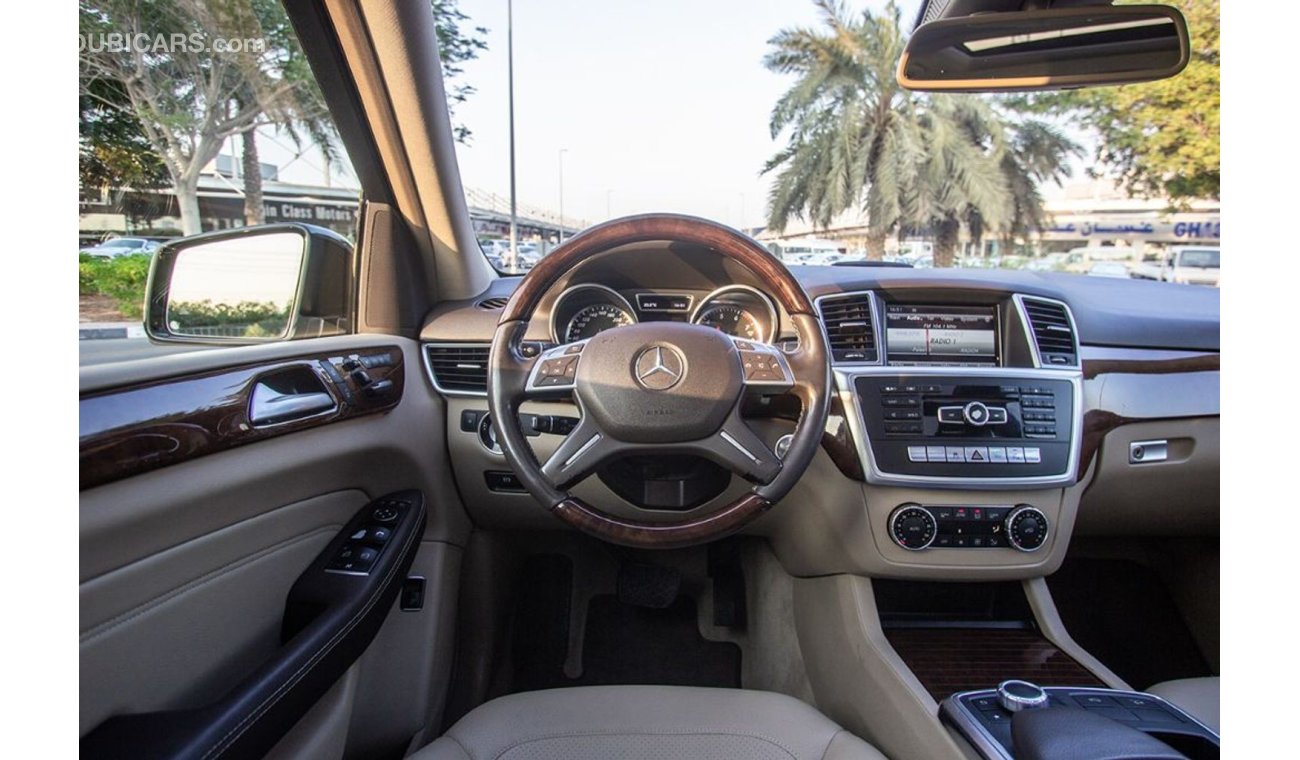 Mercedes-Benz ML 400 2015 - GCC - ASSIST AND FACILITY IN DOWN PAYMENT- 1950 AED/MONTHLY- 1 YEAR WARRANTY