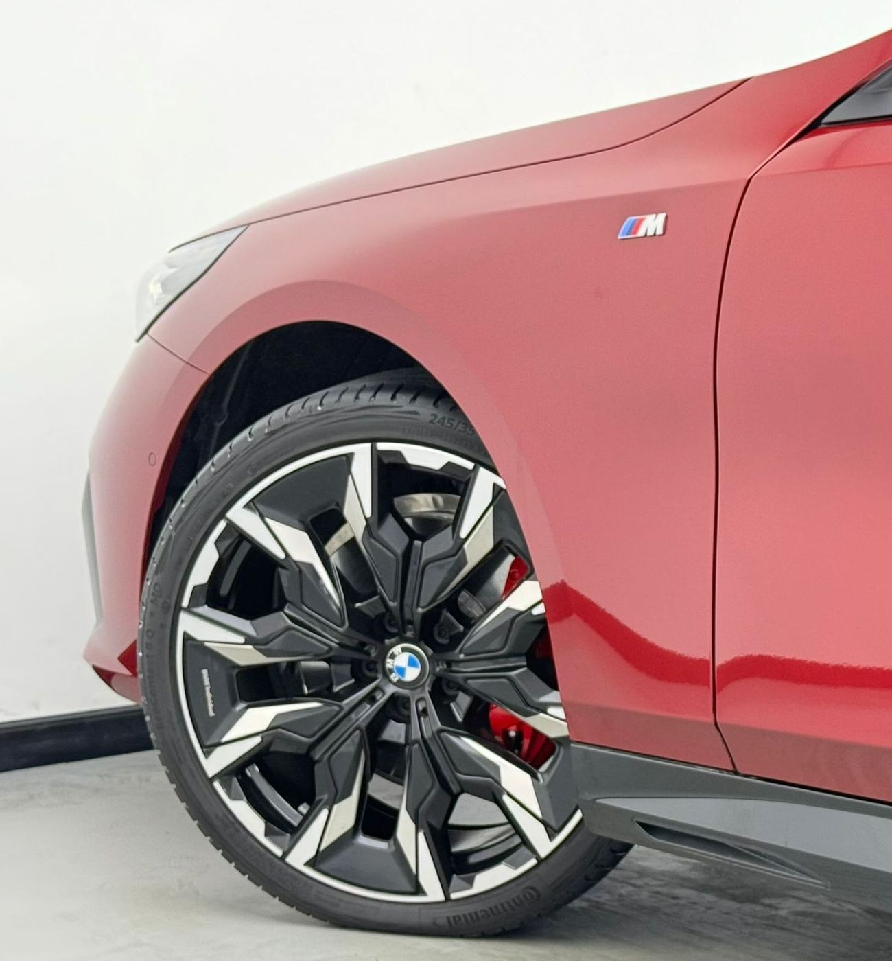 BMW 530i 2025 BMW 530i M-Kit, 2030 BMW Warranty + Service Pack, Fully Loaded, Excellent Condition, GCC