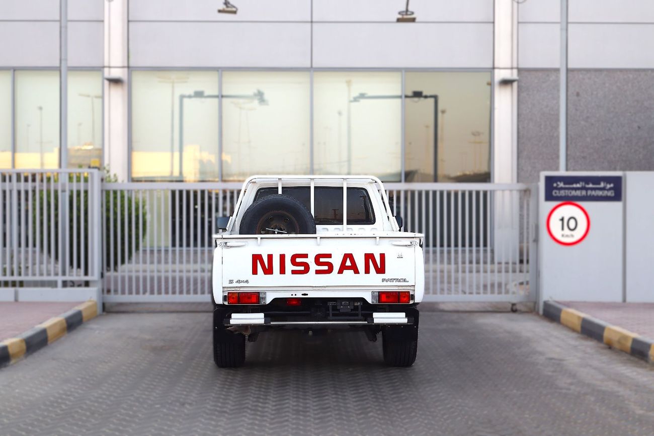 نيسان باترول بيك آب