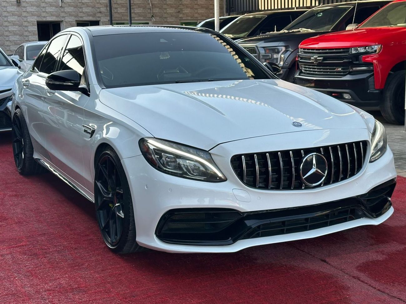 مرسيدس بنز C 63 AMG Std 4.0L Sedan