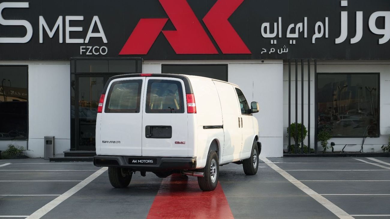 GMC Savana V8 6.6 Normal Wheelbase 2025 MY