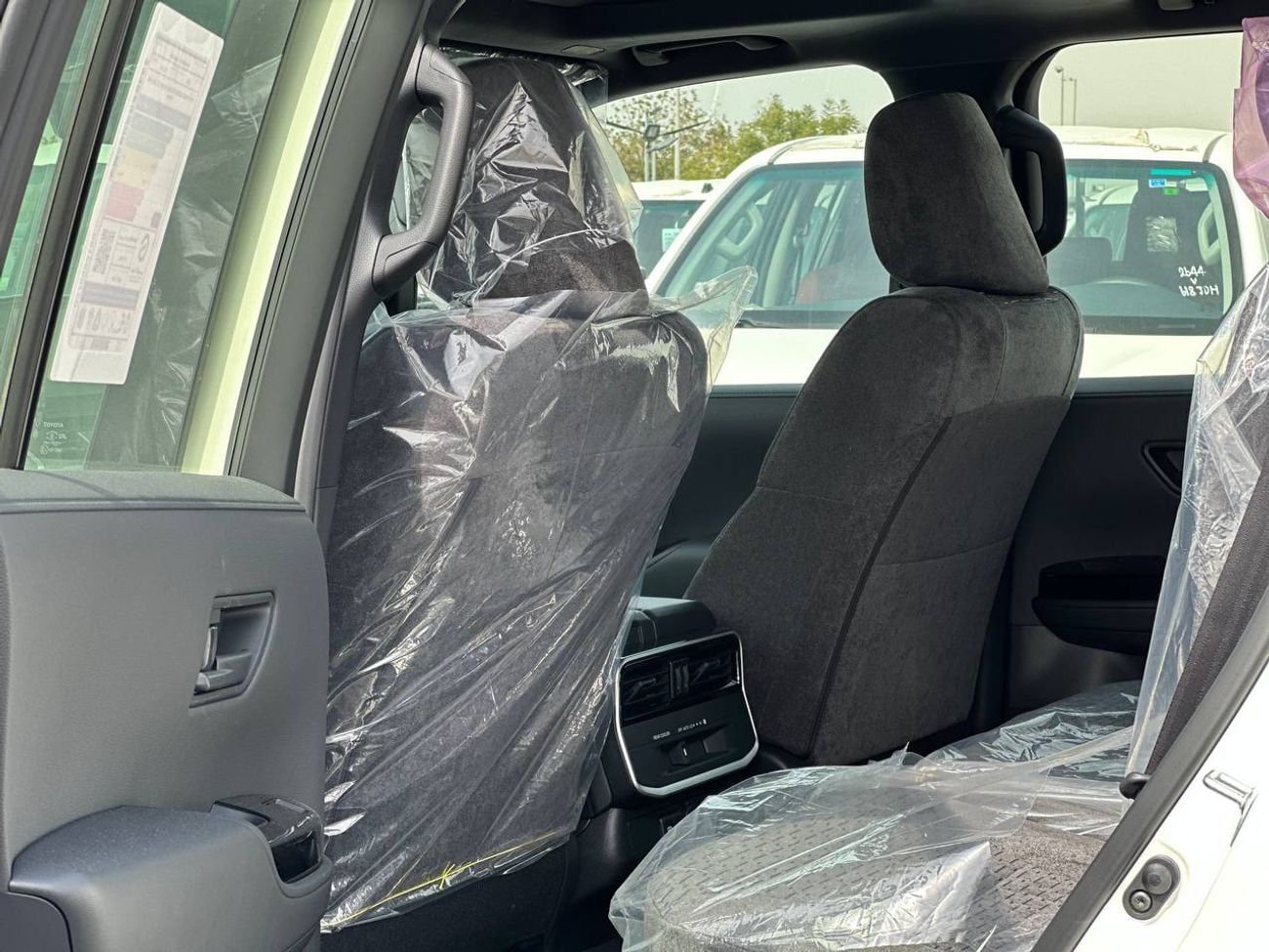 تويوتا لاند كروزر GXR 3.5L PTR A/T // 2026 // STD with Sunroof , Cool Box , Cruise Control // Special Offer // By Form