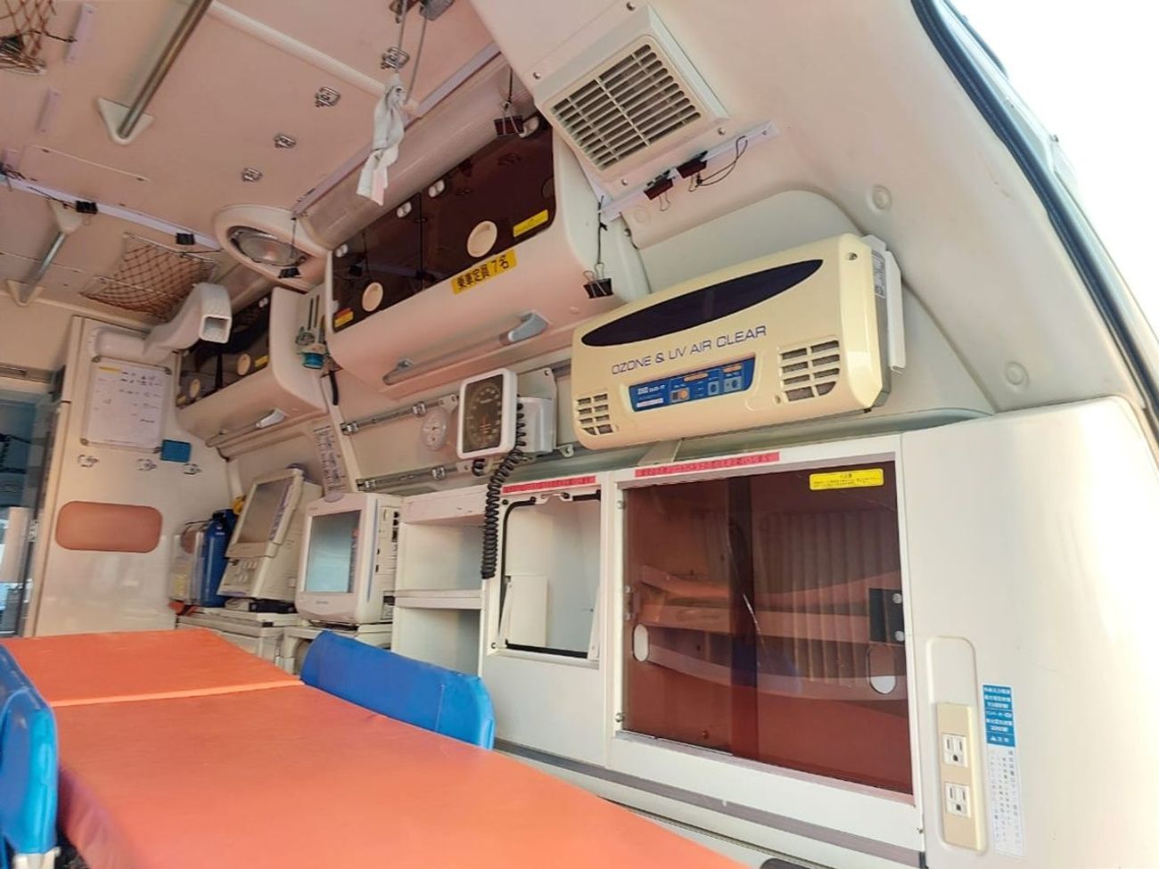 تويوتا هاياس TOYOTA HIACE VAN AMBULANCE RHD 2015 MODEL 2.7 L PETROL AUTOMATIC(PM14222)