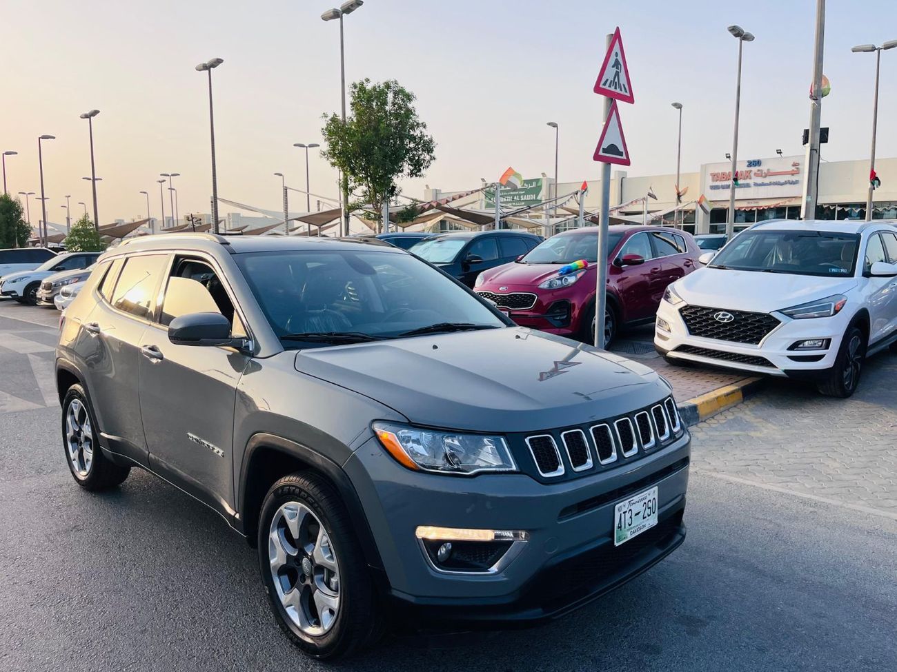 Jeep Compass S Limited 2.4L very clean car / Low milage