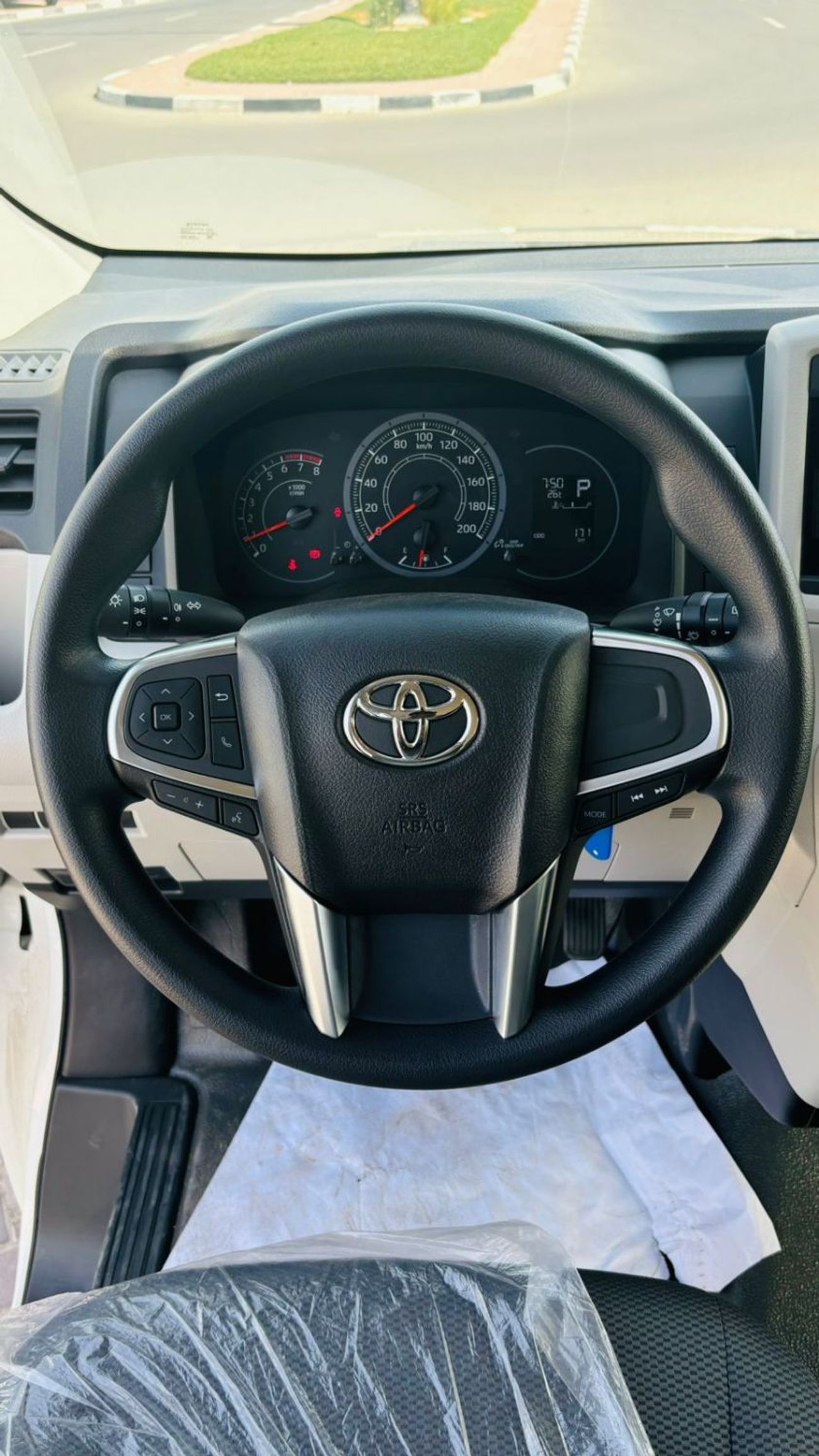 تويوتا هاياس ECT0044 - Toyota Hiace High Roof Cargo Van - 3.5L Petrol Auto - Swing Door (2 Doors)