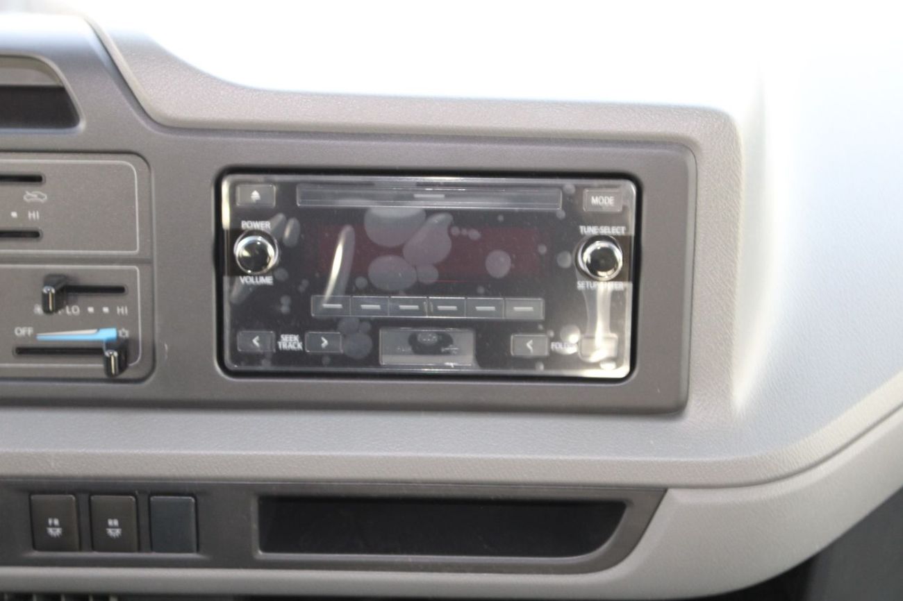 تويوتا كوستر 2.7L (23-Seater)