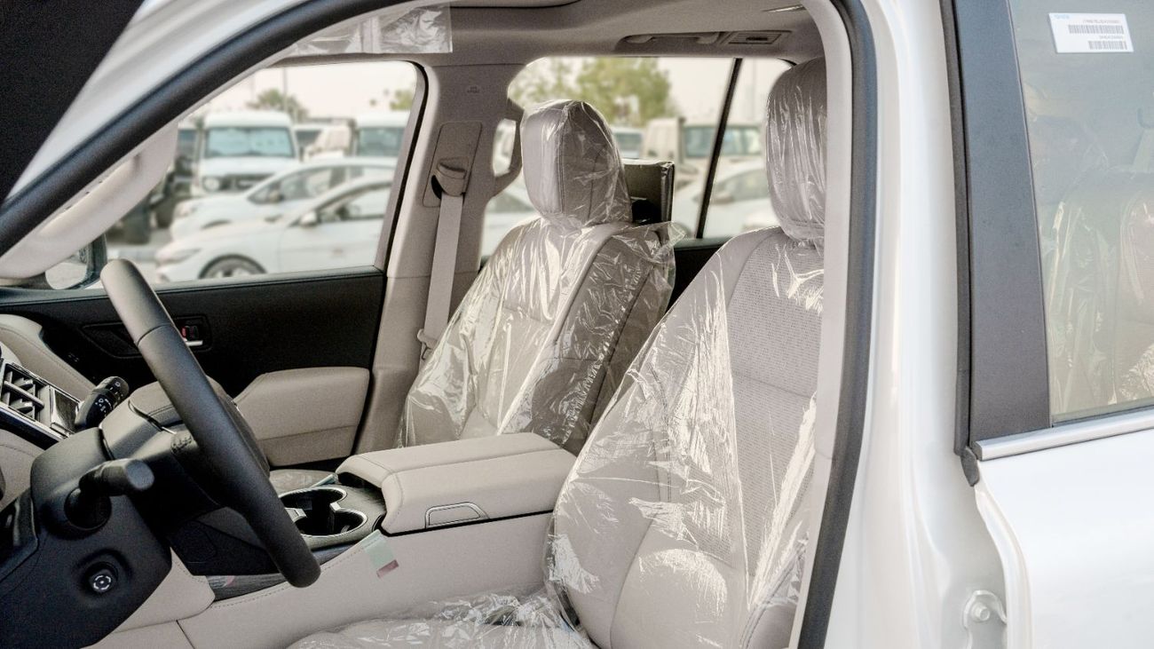 Toyota Land Cruiser 2026 Toyota Land Cruiser VXR 3.5L AT Petrol (Saudi Specs) White