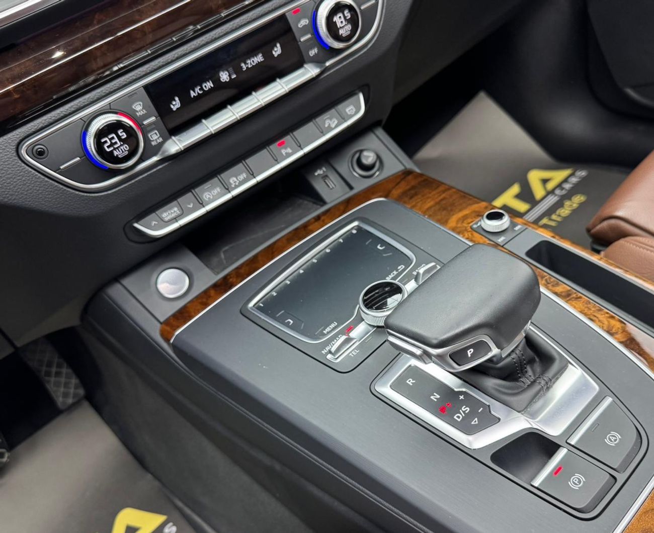 أودي Q5 45 TFSI Quattro S Line 2.0L (252 HP) 2018 AUDI Q5 S-Line 45TFSI Quattro, Warranty, Full Service Hist