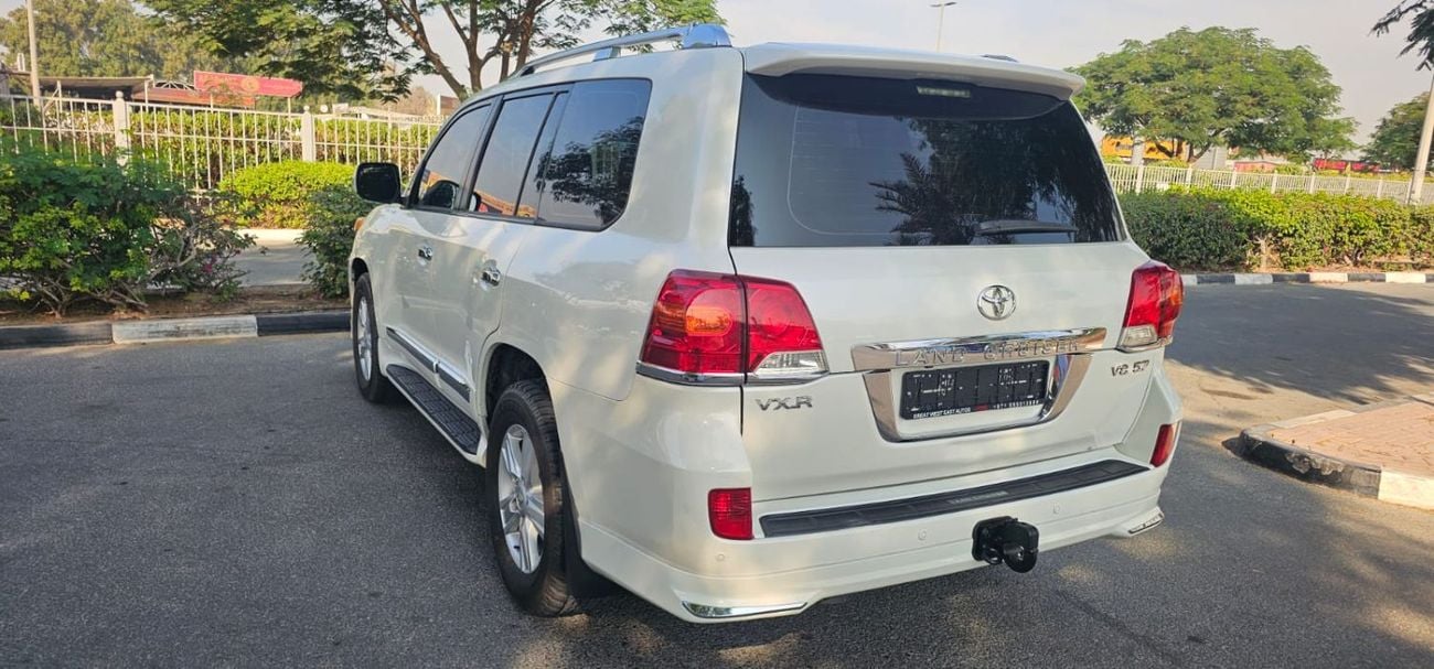 تويوتا لاند كروزر VXR 5.7L AWD