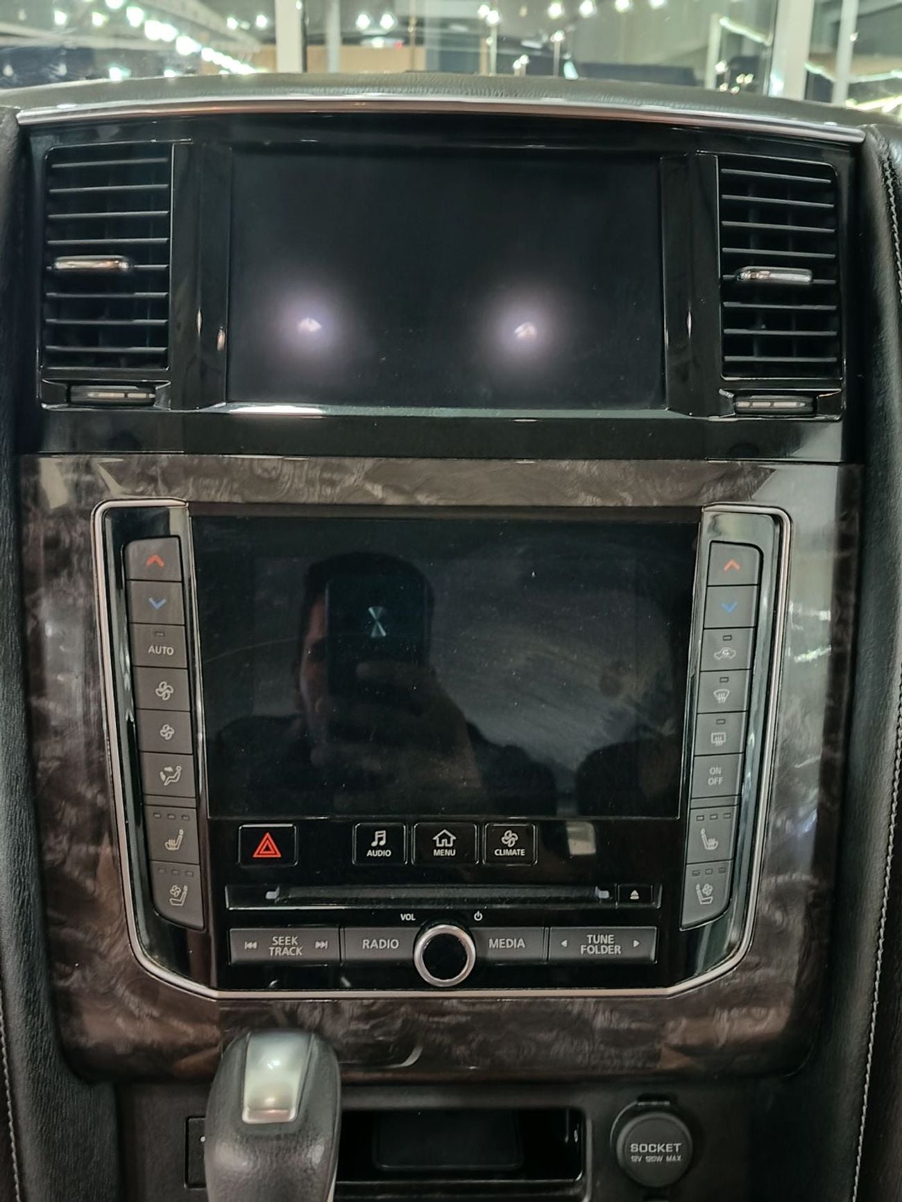 Nissan Patrol LE Titanium 5.6L