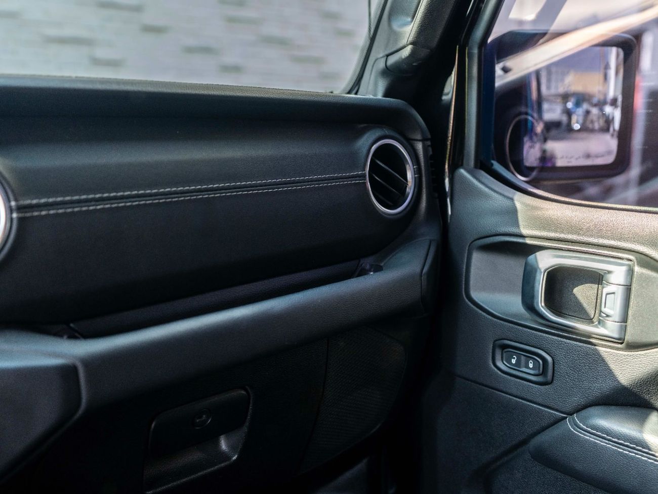 Jeep Wrangler Sahara 3.6L A/T (5 Seater)