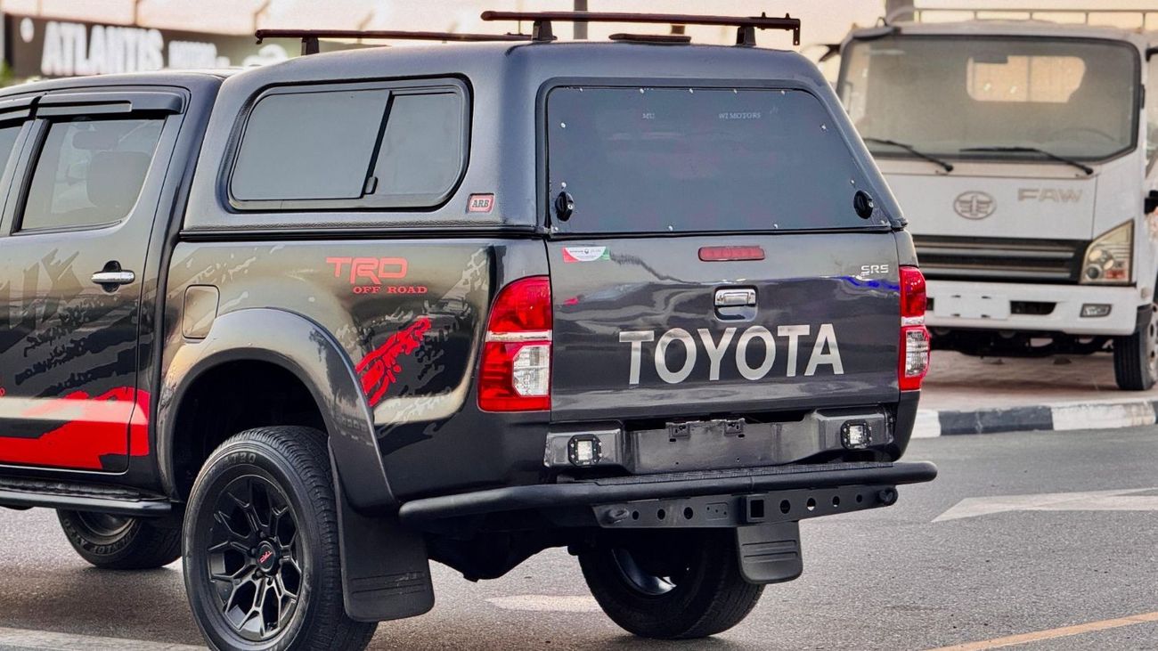 تويوتا هيلوكس PREMIUM CANOPY INSTALLED | ARB BULL BAR | 3.0L DIESEL ENGINE | 2011 | MANUAL TRANSMISSION | RHD