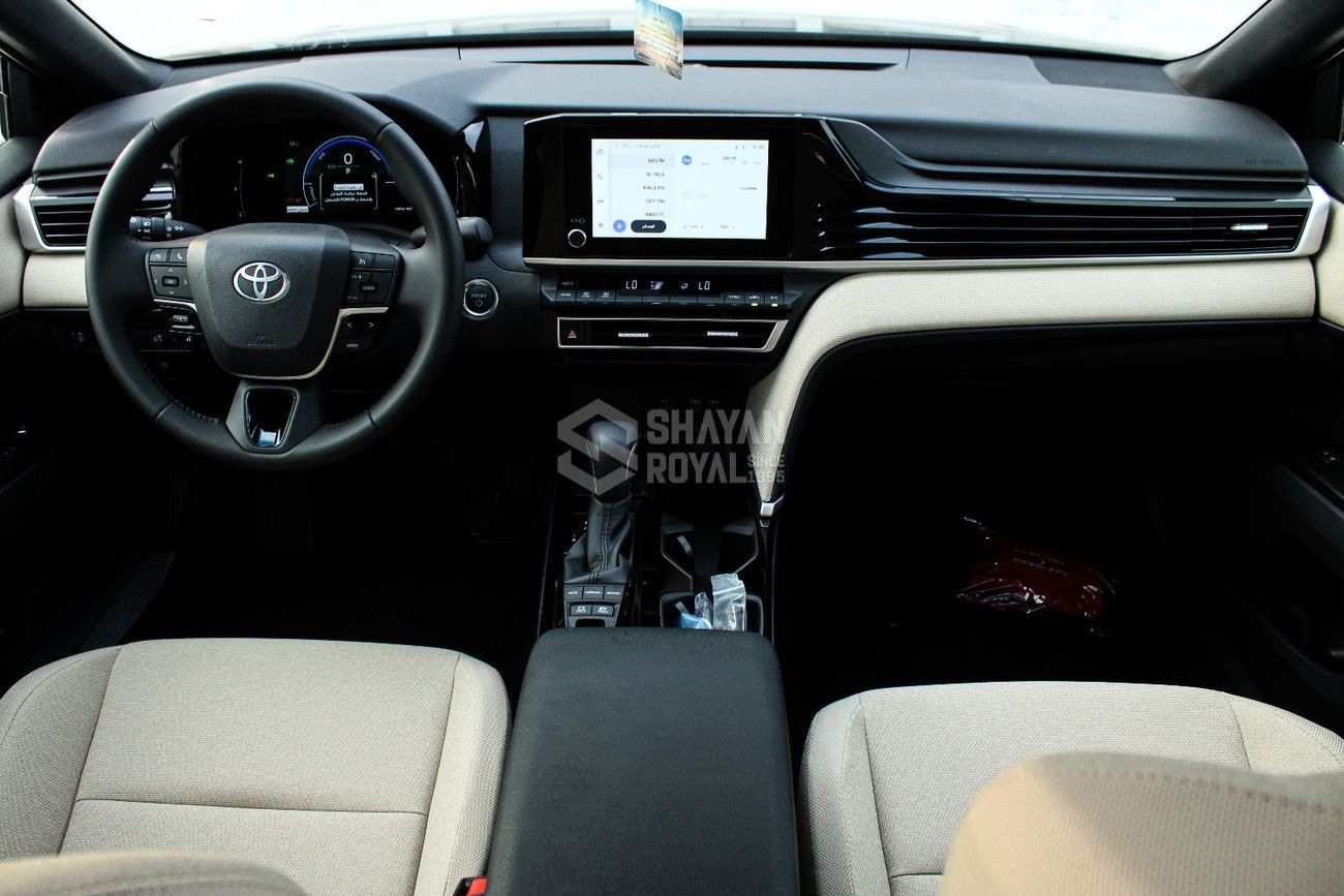 Toyota Camry LHD LE 2.5L HEV FWD AT WITH PANORAMIC SUNROOF 25MY