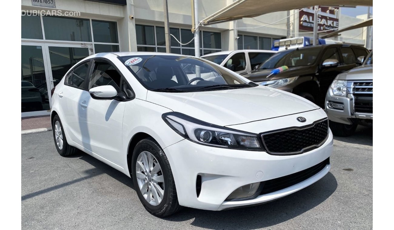 Kia Cerato LX ACCIDENTS FREE - GCC - ORIGINAL PAINT - PERFECT CONDITION INSIDE OUT