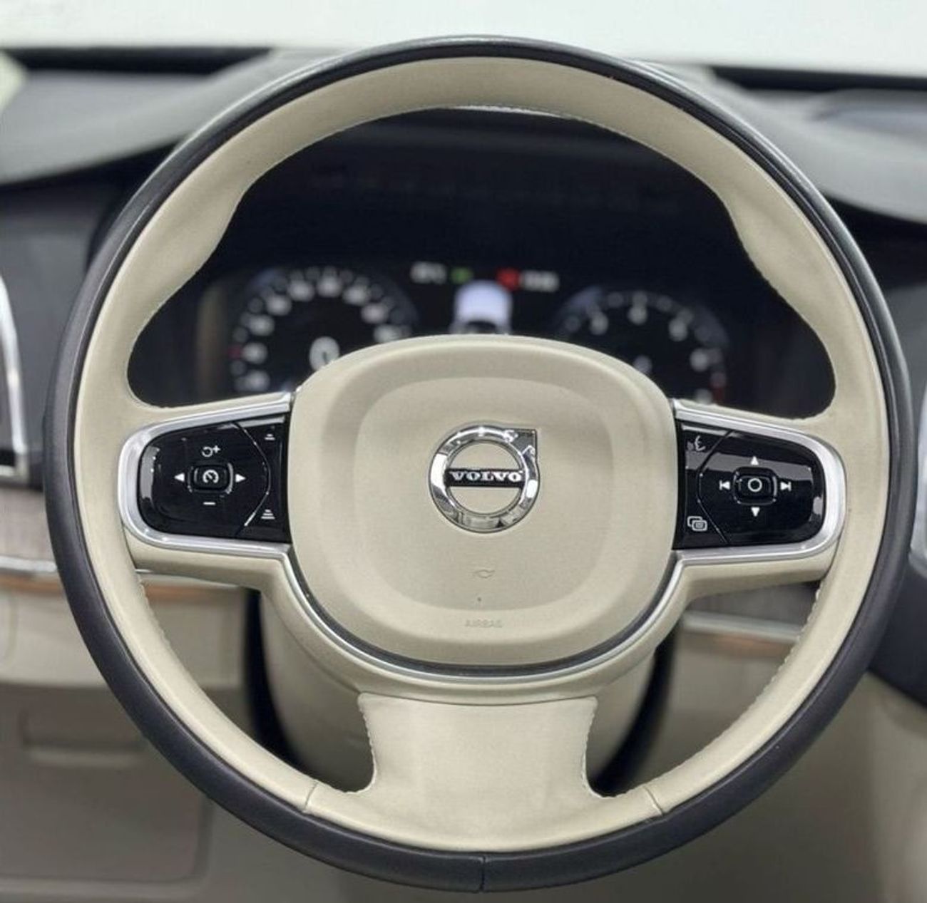 Volvo XC90 B6 2.0T 2022 Volvo XC90 B6, July 2027 Volvo Warranty + Service Pack, Low Kms, 7 Seater, GCC