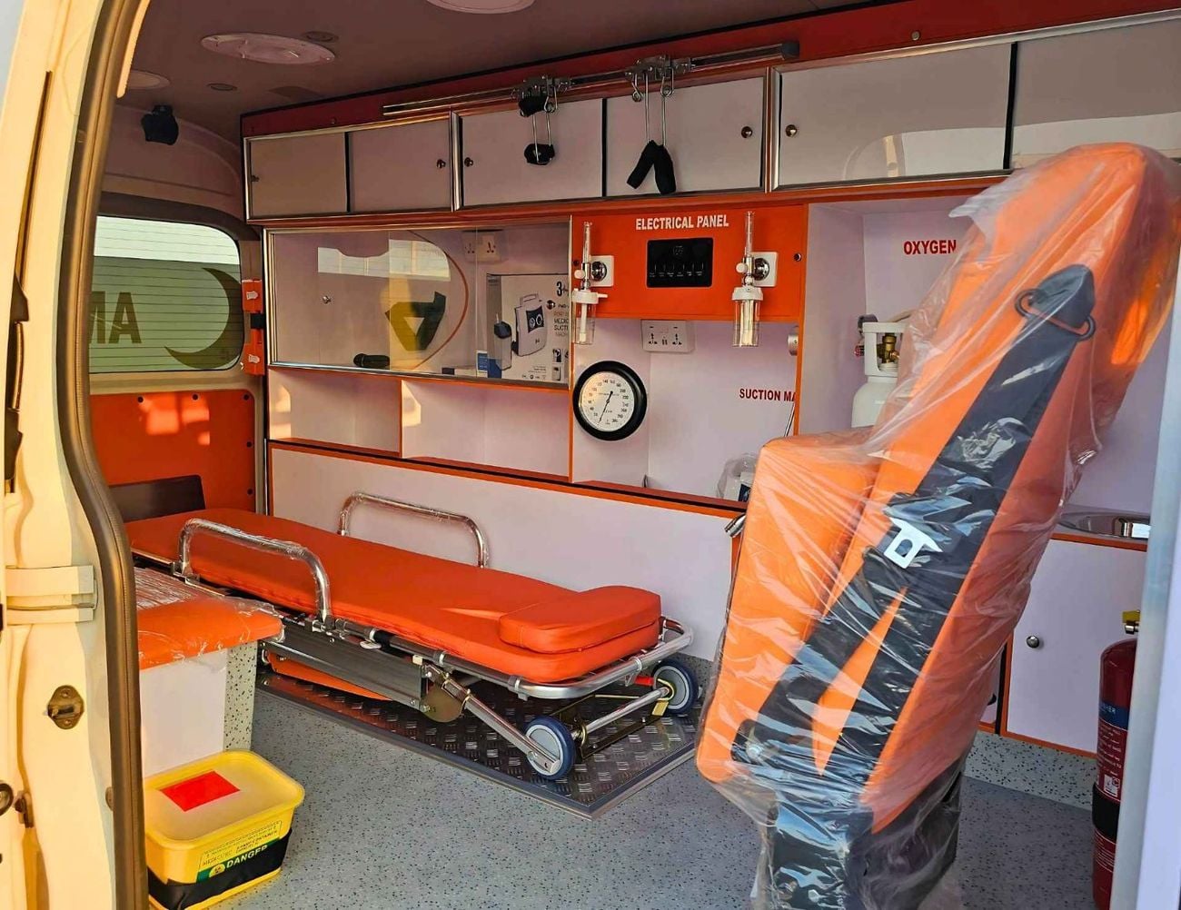 Toyota Hiace 3.5L DX HIGHROOF / V6 PETROL, A/T, EMERGENCY MEDICAL AMBULANCE (CODE # AMBULANCE)