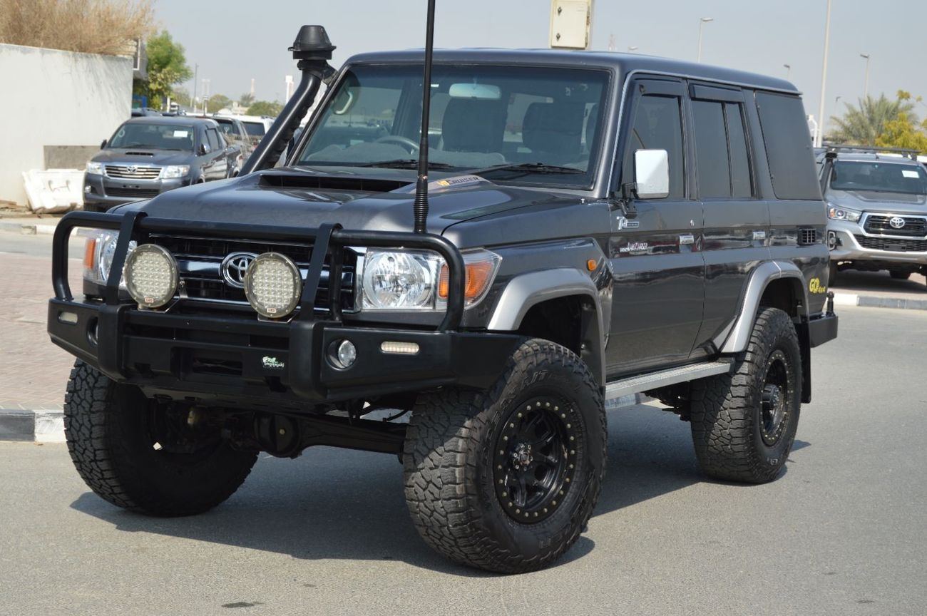 Toyota Land Cruiser 70 5 Door