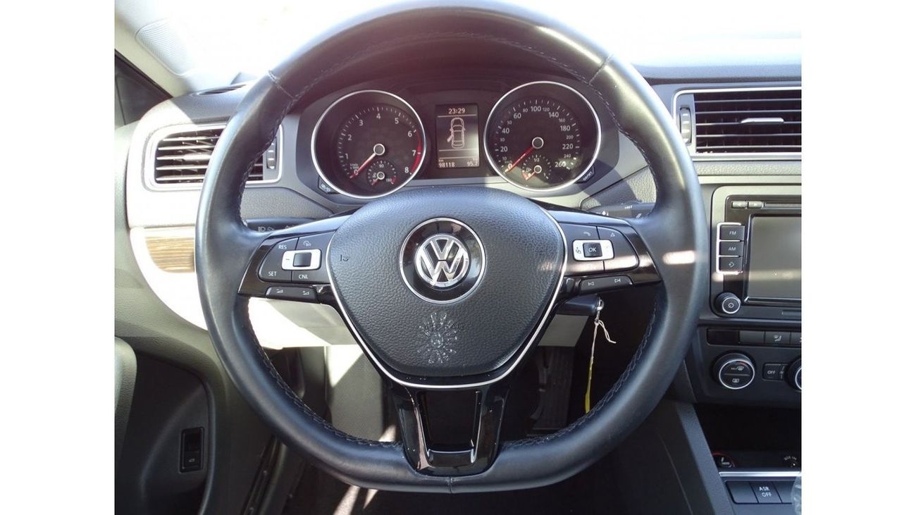 Volkswagen Jetta Volkswagen Jetta V5 2.5L 2016 Model GCC Specs With Full Service History From Dealer In Perfect Condi