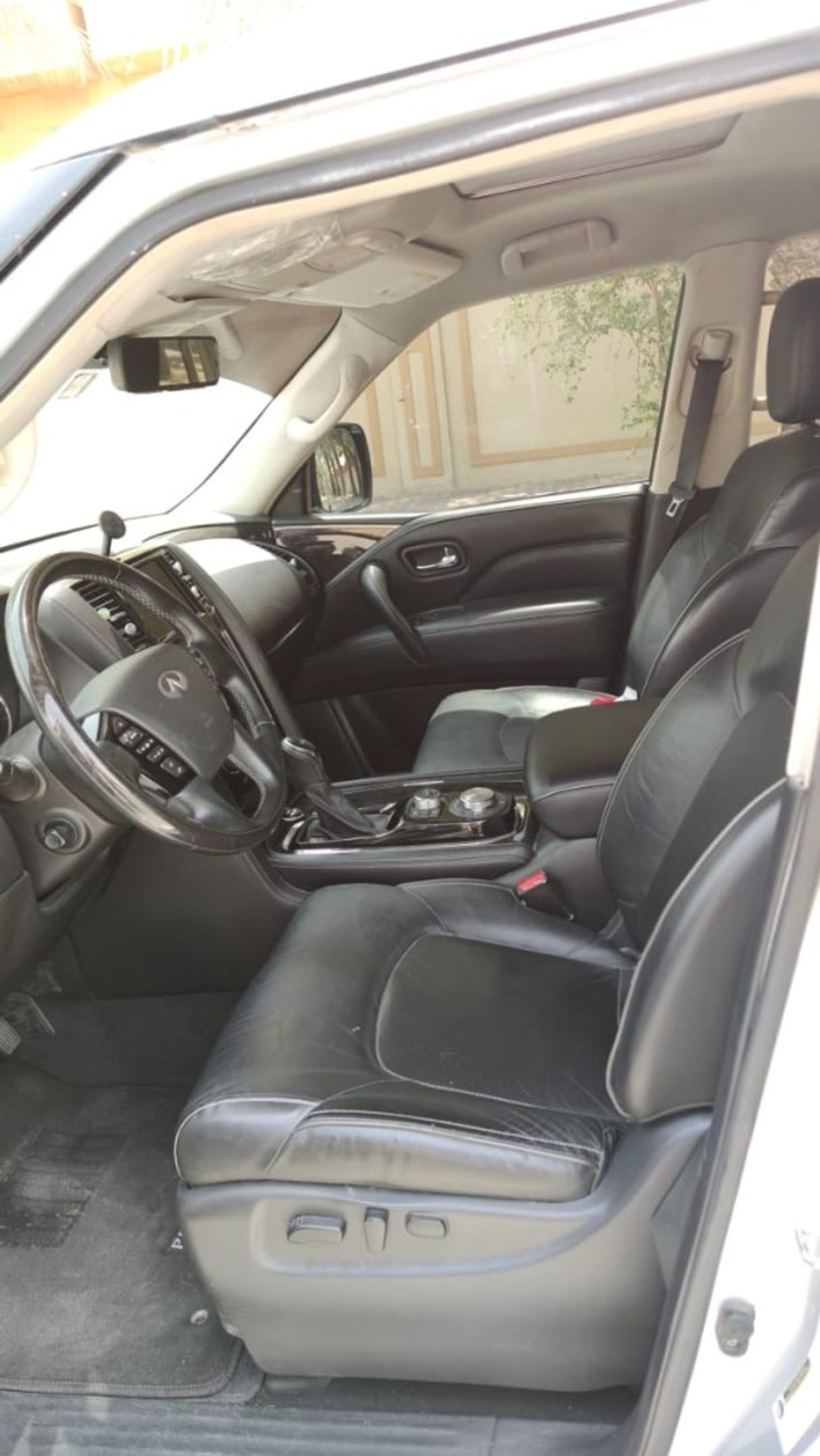 Infiniti QX80 Black Edition 5.6L