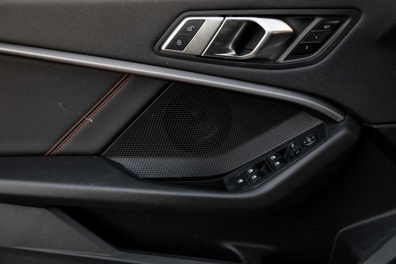 BMW 120i 120 | 2,056 P.M  | 0% Downpayment | Agency Warranty & Serivce!