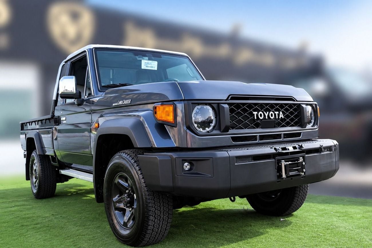 تويوتا لاند كروزر بيك آب LC79 2.8 DIESEL MANUAL بابان