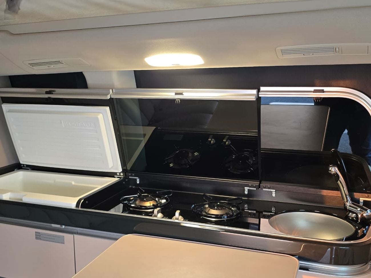 مرسيدس بنز V 250 4MATIC | 2019 | DIESEL | 2KEYS | ORGINAL PAINT | CAR IS READY FOR CAMPING |